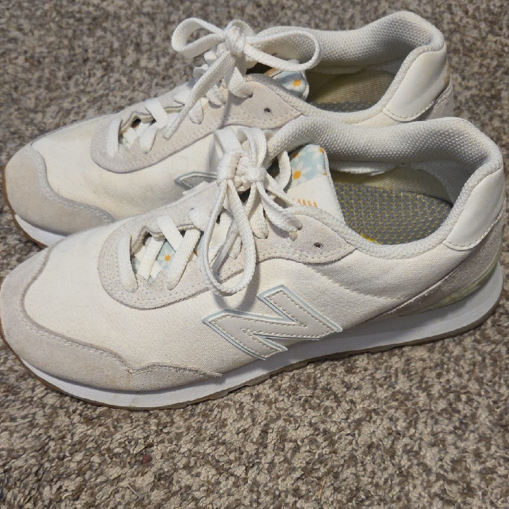 New Balance Women’s Cream and Light Blue Casual Sneakers